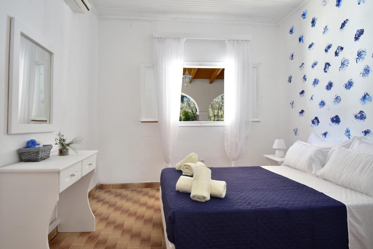 Merlyn Rooms Into The Nature, 100M From The Beach Dafnila エクステリア 写真