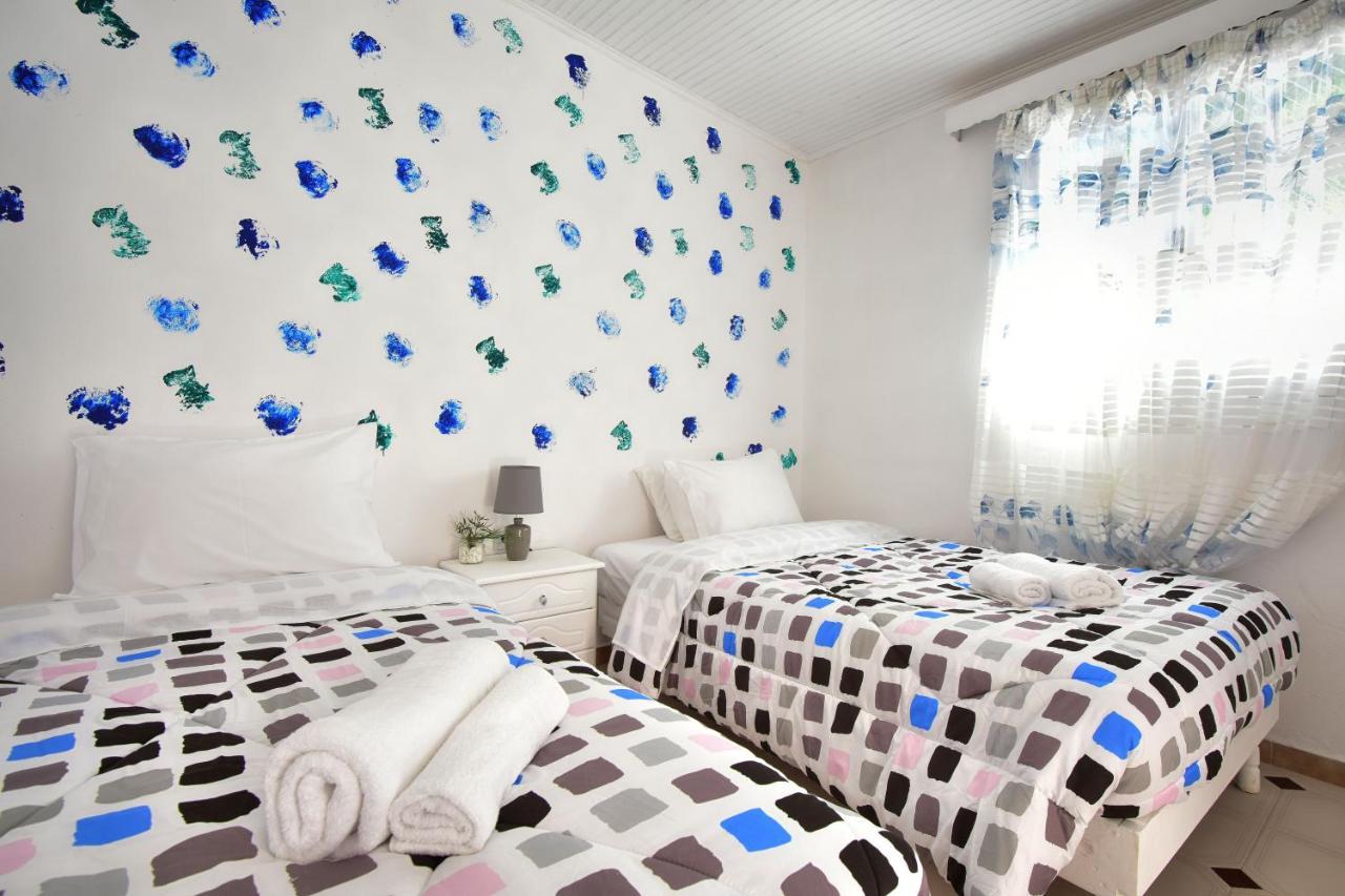Merlyn Rooms Into The Nature, 100M From The Beach Dafnila エクステリア 写真